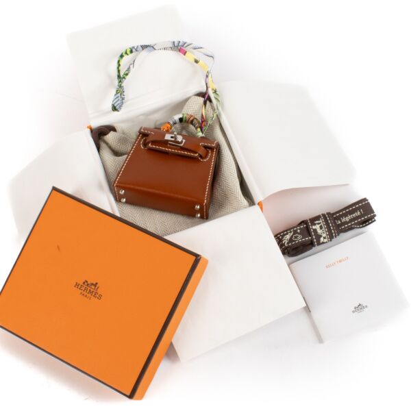 Hermès Kelly Twilly Charm Fauve Tadelakt PHW
