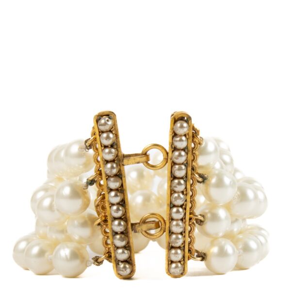 Authentic second hand Chanel Vintage White Faux Pearl Bracelet on Replica Shoes  