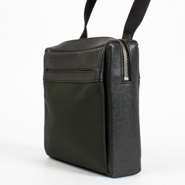 Louis Vuitton Taiga Sayan Bag